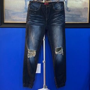 GUESS NWOT Distressed Jeans
